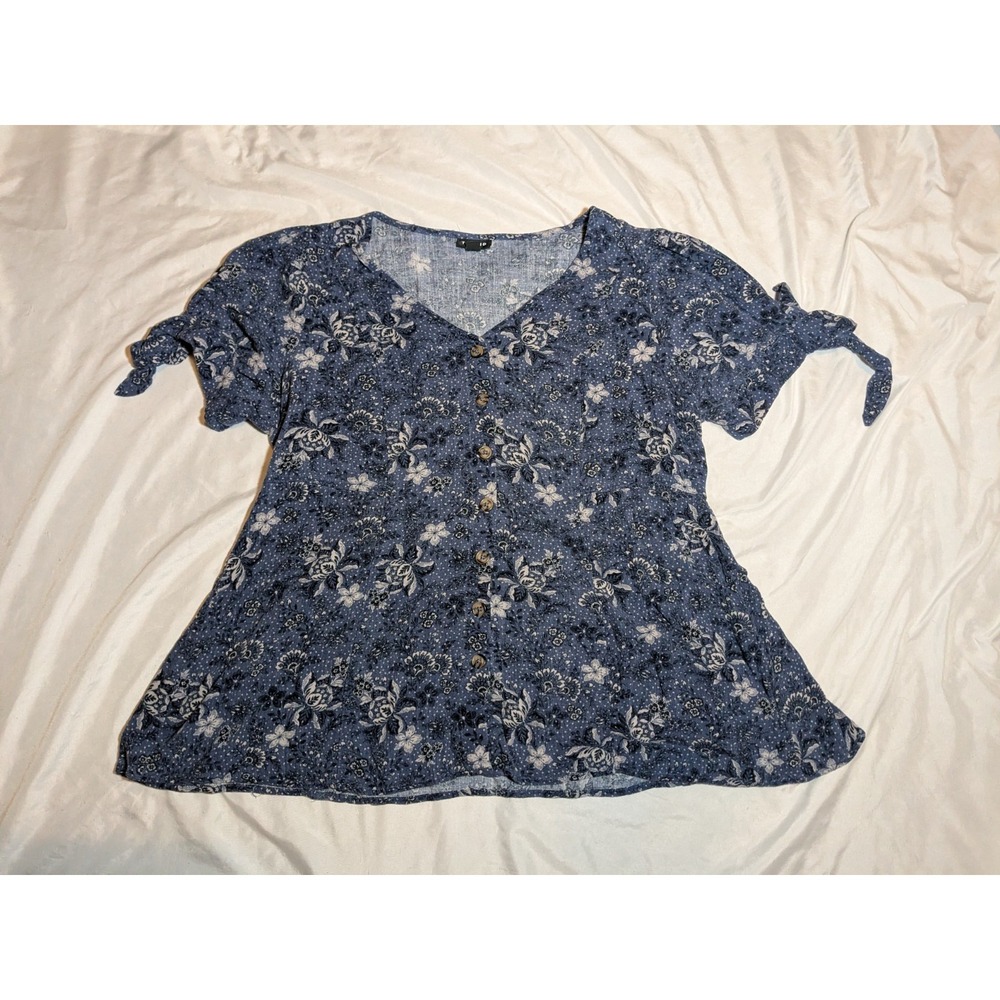Torrid Women's Blue Floral Button Up Blouse With Tied Sleeves Size 00